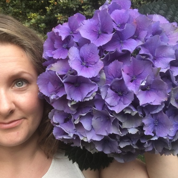 Meet your Posher, Sarah! ✨ - Picture 2 of 7